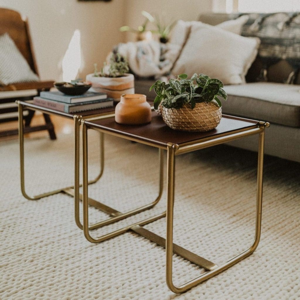 Fresh Tips For Decorating Your Coffee Table