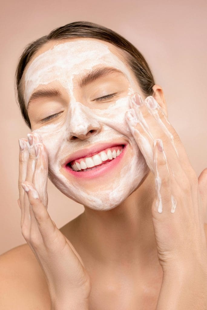 Healthy and glowing skin is something many strive for. Who doesn;t want to feel confident about their skin? However, with the many skin care products available on the market, it can be overwhelming to determine which products are best for your skin type. In this article, we will discuss the five most popular skin care products available today, including anti-aging skincare and acne treatment, to help you make the right choice.