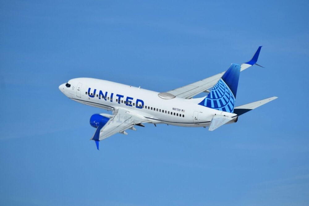 Untied airlines plane