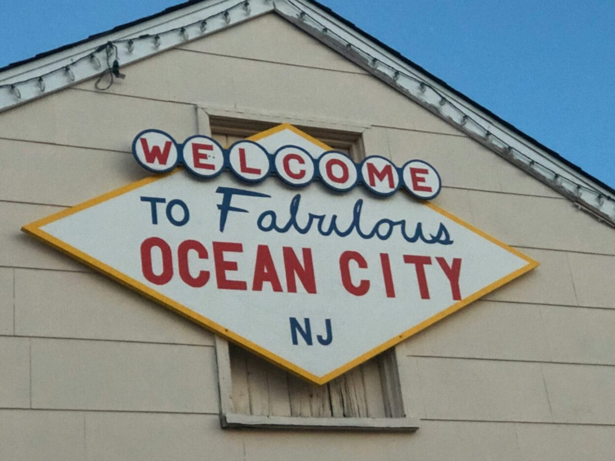 Ocean City boardwalk sign reads Welcome to fabulous ocean city nj
