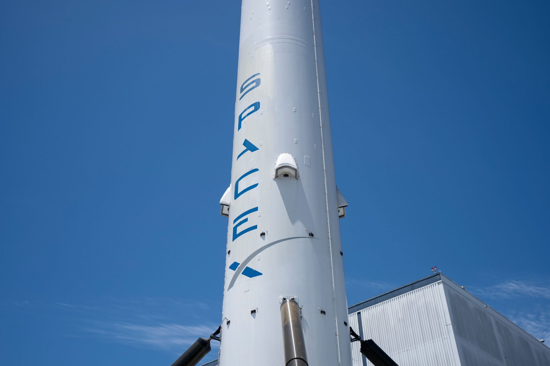 spacex rocket explodes