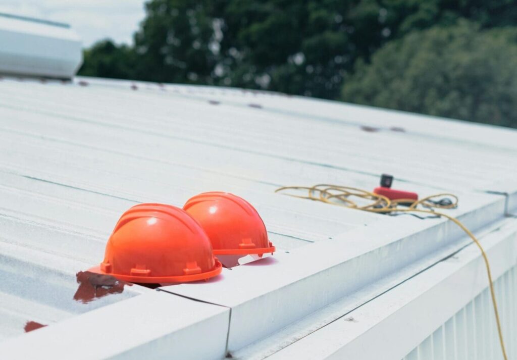 hamilton township crane collapse, hard hats on roof