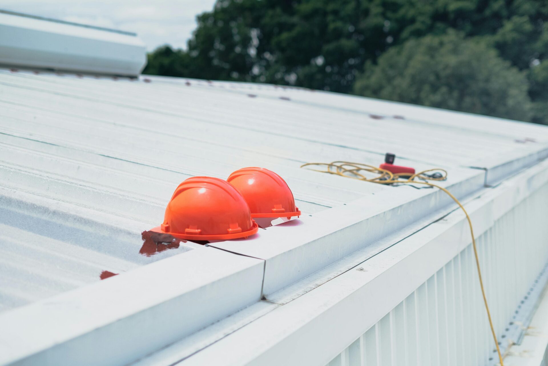hamilton township crane collapse, hard hats on roof