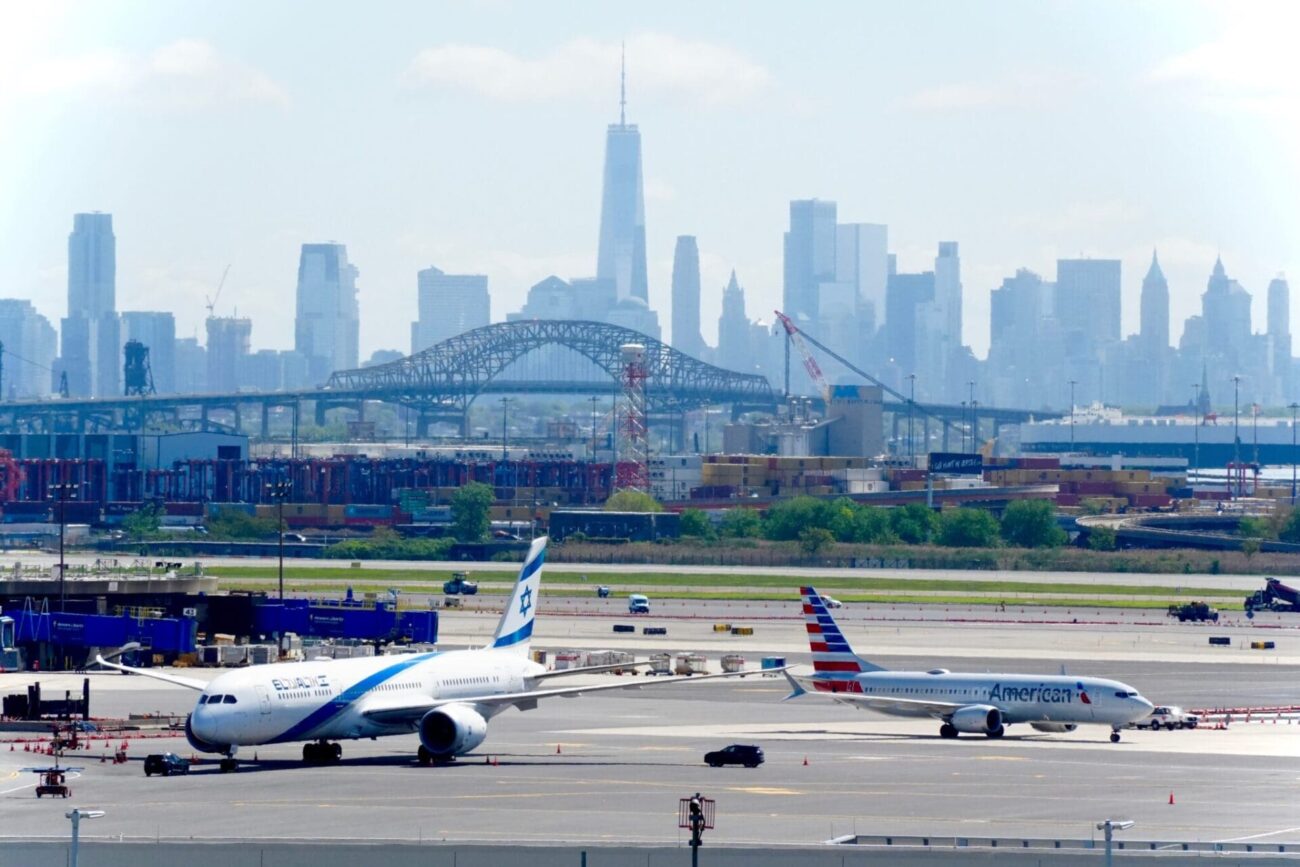 flight reductions at Newark Airport, JFK, LaGuardia amid government shutdown
