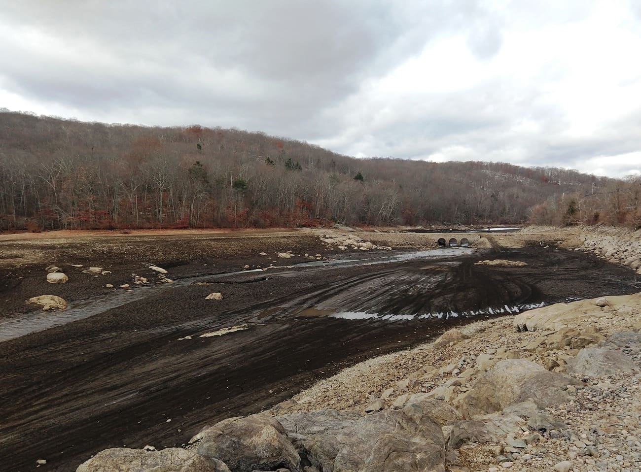 Low water levels at Oak Ridge Reservoir in New Jersey during drought conditions