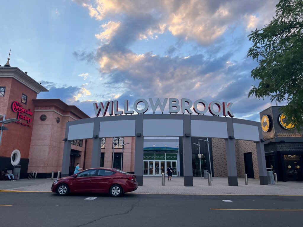 Willowbrook Mall shooting