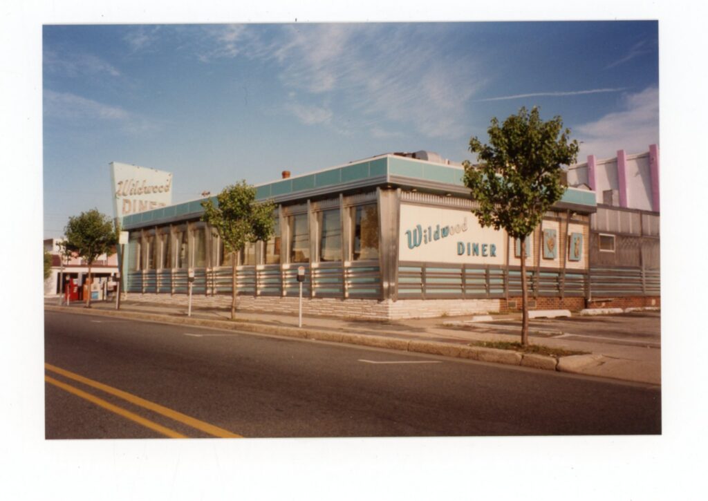 Wildwood Diner. Turquoise and White. 