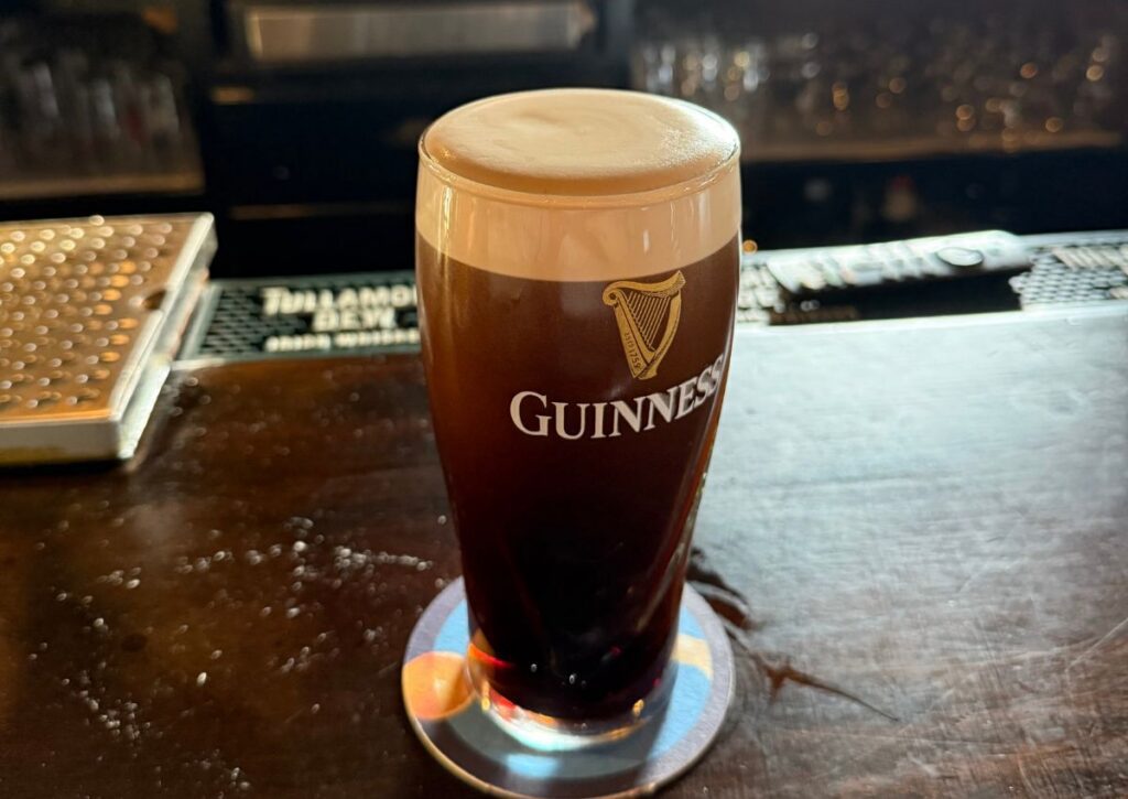 a perfect pint of guinness at blarney station pub in east rutherford, new jersey